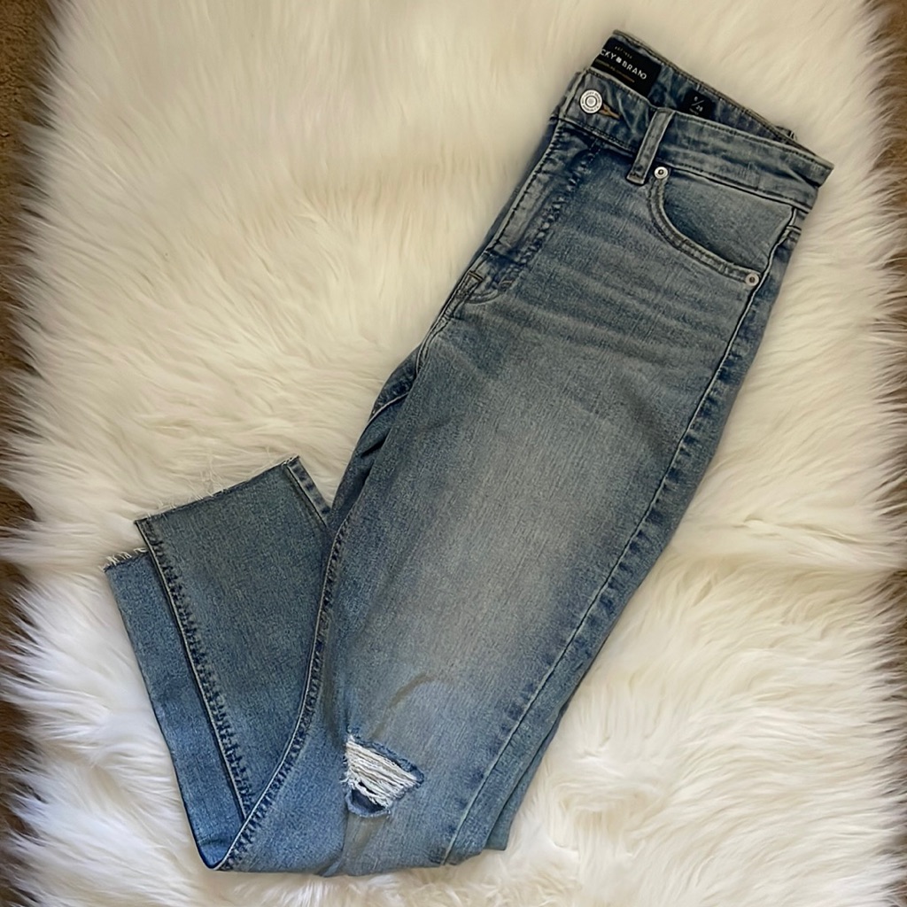 Like New Lucky Brand HighRise Denim Size Is 06